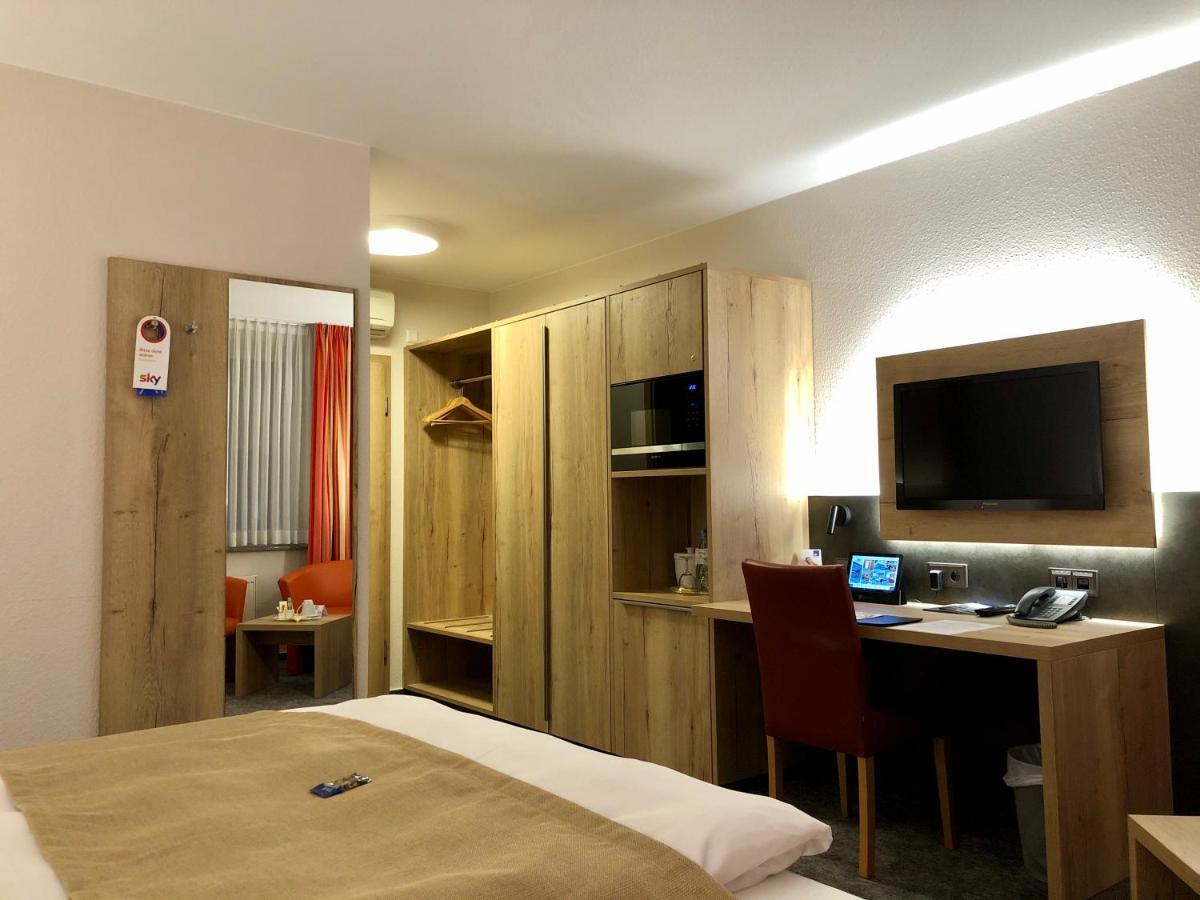 Hotel Merkur Landstuhl Esterno foto