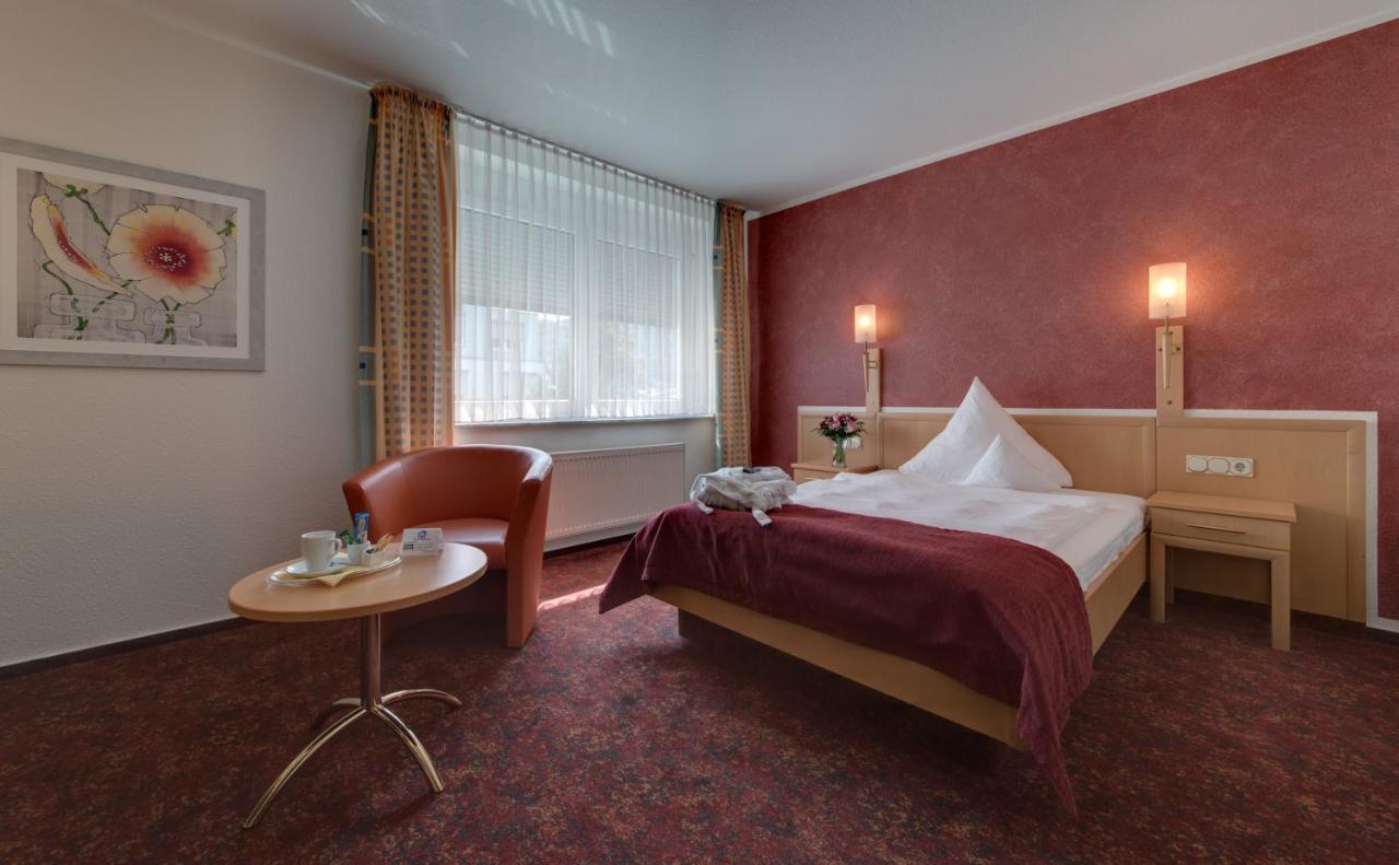 Hotel Merkur Landstuhl Esterno foto
